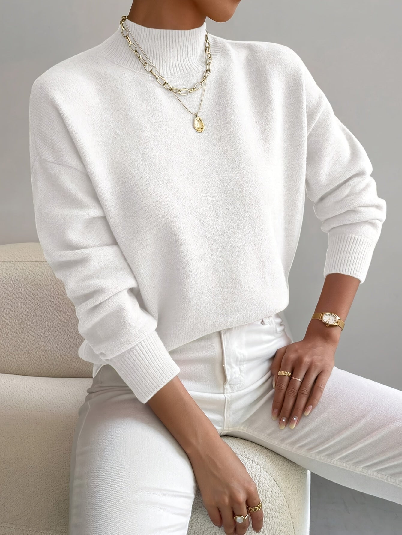 Rose | Elegant Relaxed-Fit Turtleneck